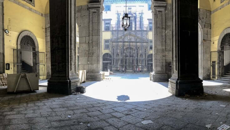 Interno del Monte di Pietà in via S. Biagio dei Librai